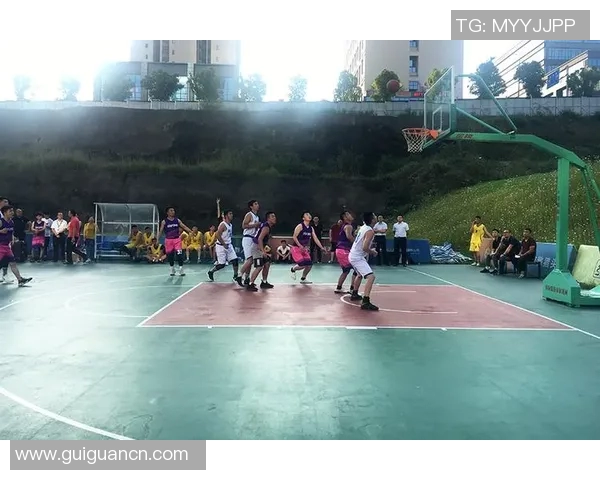 重庆篮球队的速度之美：探索快速进攻与团队协作的完美结合